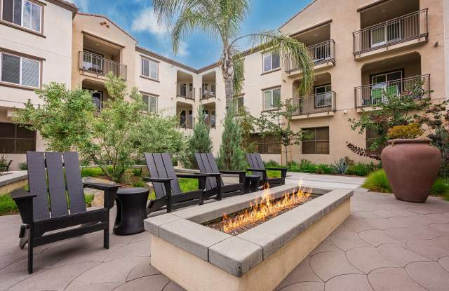 Los Alamitos Luxury Apartments Gallery 2