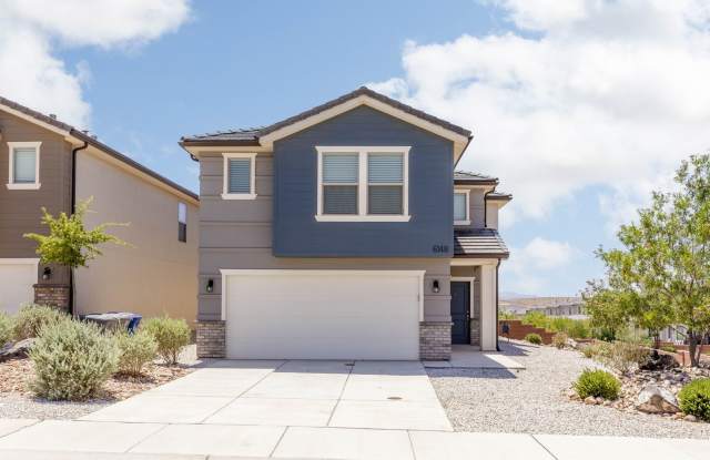 4 bed / 2.5 bath / 2 car Desert Canyons house photos photos