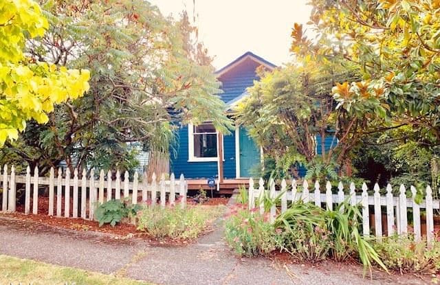 7779 10th Ave SW - 7779 10th Avenue Southwest, Seattle, WA 98106