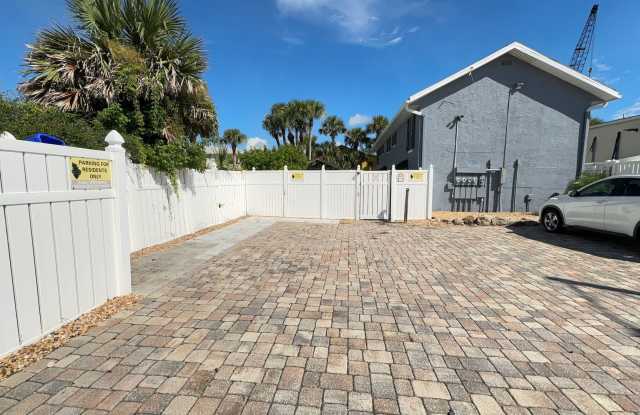 Fully Furnished One Bedroom Long Term Beach Apartment for Rent photos photos