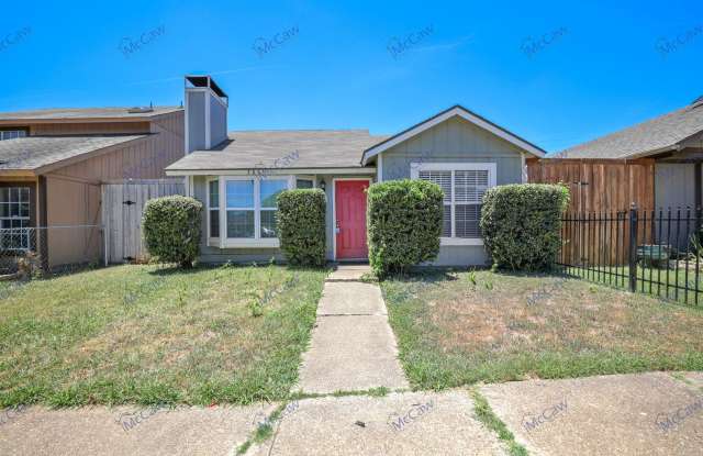 Charming 3/2/1 in Dallas! - 2255 Nantucket Village Drive, Dallas, TX 75227