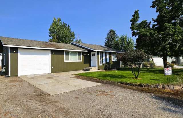 3 bedroom Post Falls Home with 30x30 Shop photos photos