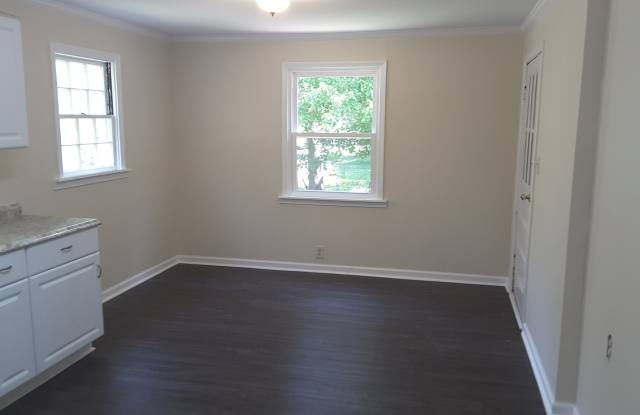 Charming 3 bedroom / 1 bath home Gallery 4