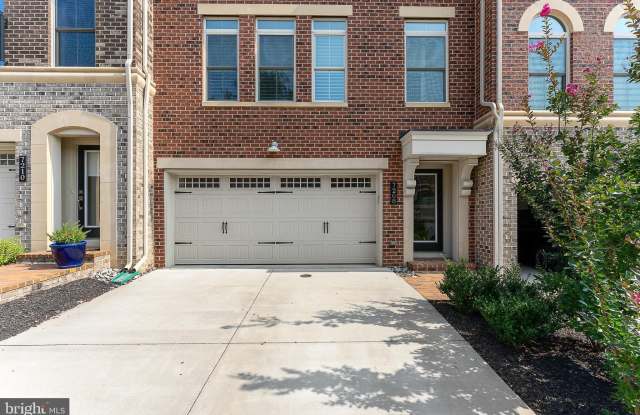7208 HOLYWELL LANE - 7208 Holywell Lane, Idylwood, VA 22043