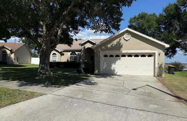 BEAUTIFUL 3 BEDROOMS, 2 BATHS SINGLE FAMILY HOME IN GATED COMMUNITY. Gallery 1