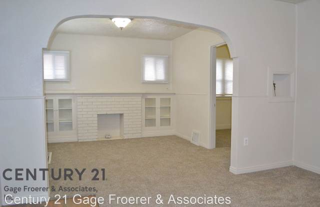 2658 Gramercy Gallery 3