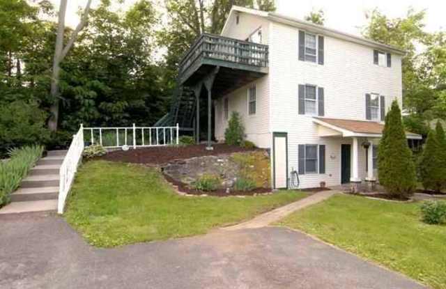 16 POWELL RD - 16 Powell Road, Dover Plains, NY 12522