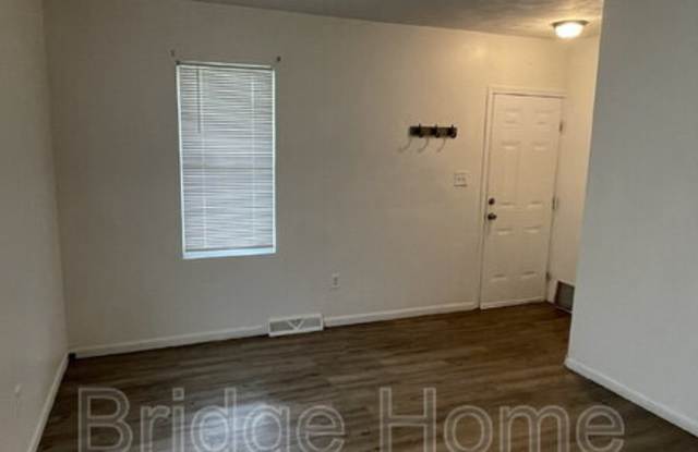 62 Whiteman Ave Gallery 2