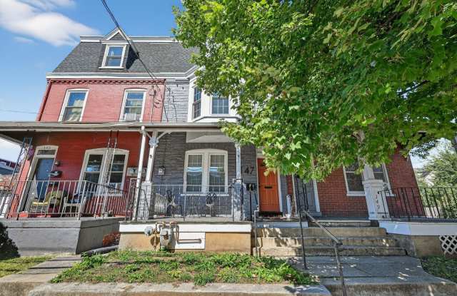 Spacious 4BR House in Lancaster photos photos
