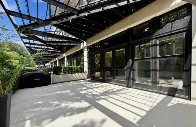 1000 W 15th Street Gallery 4