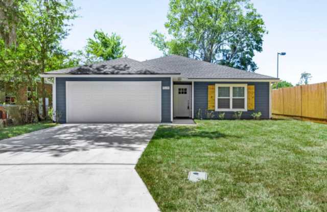 A beautiful 4 bedroom, 2 bathroom property that is the perfect fit!! photos photos