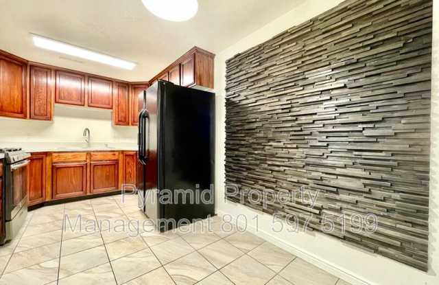 1433 S 430 W photos photos