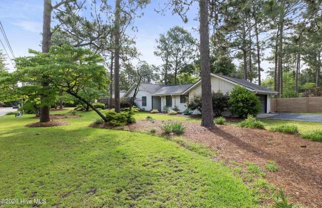 925 N Ridge Street Gallery 2