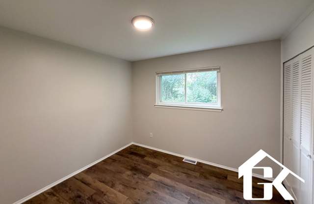 FULLY UPDATED 3 bed Home w New Appliances in Oak Park! Gallery 4