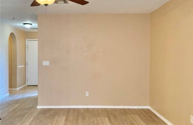 9619 Grapeland Avenue Gallery 4
