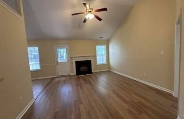 305 Firethorn Lane Gallery 2