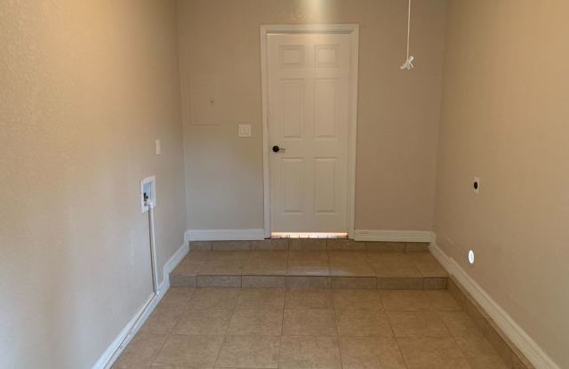 *COMING SOON* Spacious 4-Bedroom Home with Hot Tub & Fenced Yard! Gallery 4