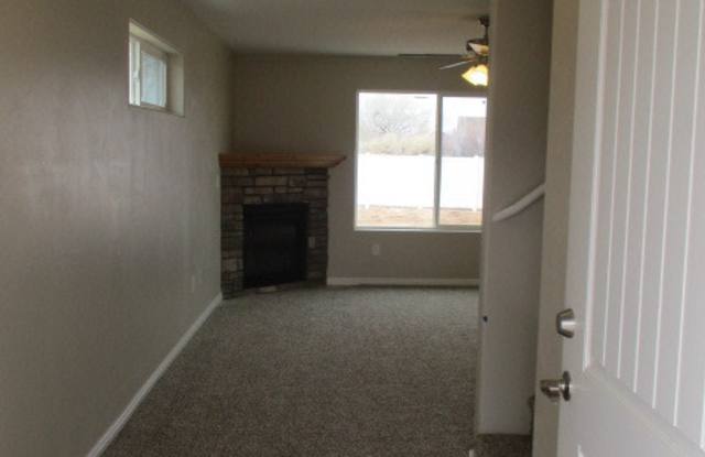 Move-In Discount!!  3 Bedroom 2.5 - Twin Home in Gemini Meadows Gallery 4