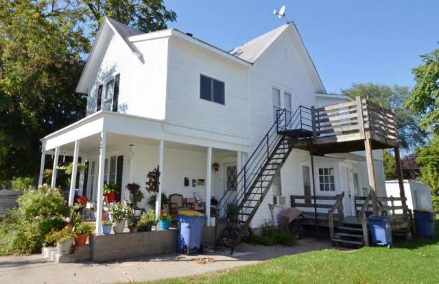 821 6th Street NW - 821 6th Street Northwest, Grand Rapids, MI 49504