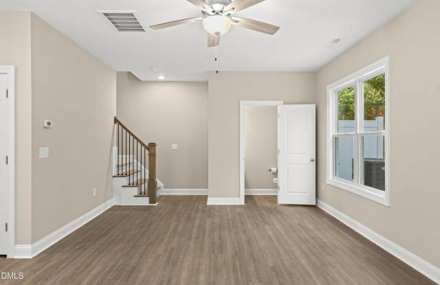 412 Meridian Crossing Gallery 3