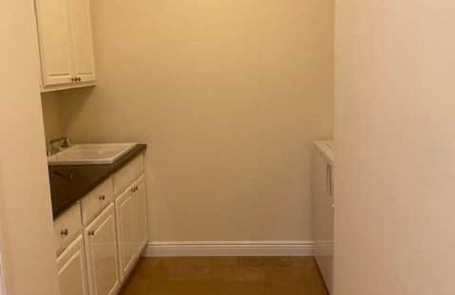 286 Tenafly Road Gallery 3