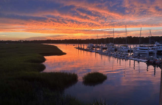 Best Waterfront Sunset Views! Palmetto Bay Club - 100 Helmsman Way, Hilton Head Island, SC 29928