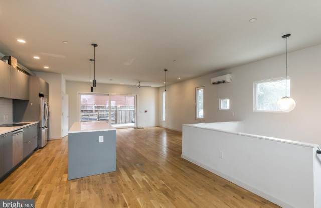 2328-32 MEMPHIS Street photos photos