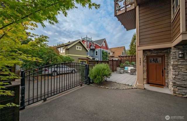 3Bd/2.5Ba Seattle Townhouse - 729 16th Avenue, Seattle, WA 98122