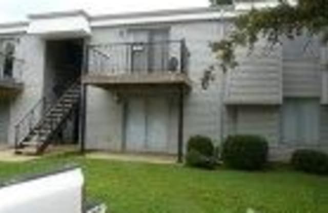700-B Farmhurst Dr - 700 Farmhurst Dr, Charlotte, NC 28217