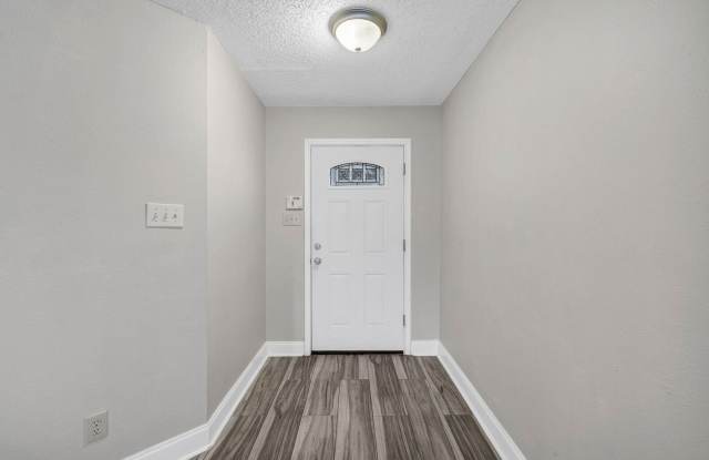 7927 HILLTOP CRST Gallery 4