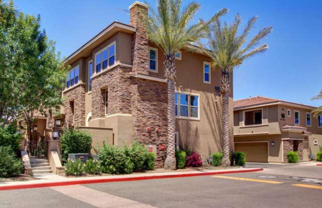 3 BDRM W/DEN TOWNHOUSE IN PHX - 5550 North 16th Street, Phoenix, AZ 85014