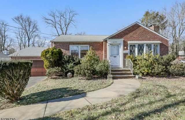 1226 Cedar Ave photos photos