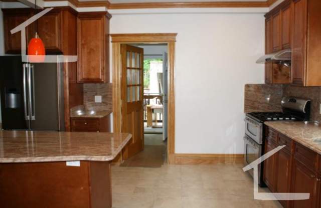 Huge, Renovated Brookline / Coolidge Corner 4 bed/2 bath on Columbia St for 9/1/2025. Students Welcome!!!! photos photos