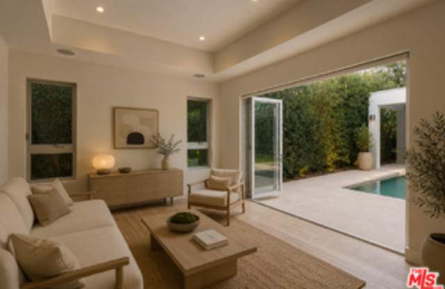 418 Huntley Drive Gallery 2