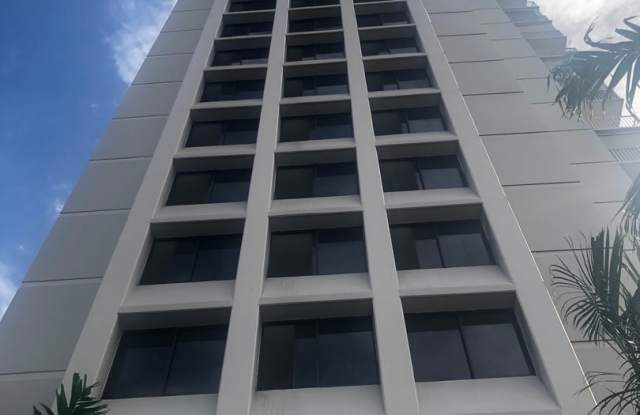 Ala Moana Area - Atkinson Plaza- Renovated 1Bed/ 1Bath/1 Parking with Washer Dryer and enclosed lanai. - 475 Atkinson Drive, Honolulu, HI 96815
