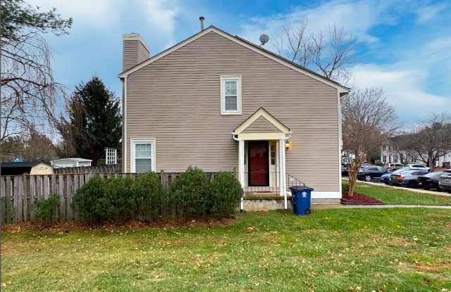 Lovely 3 BR/2 Full BA  2 Half BA EOG Townhome in Gaithersburg! - 9500 Melrose Square Way, Damascus, MD 20882