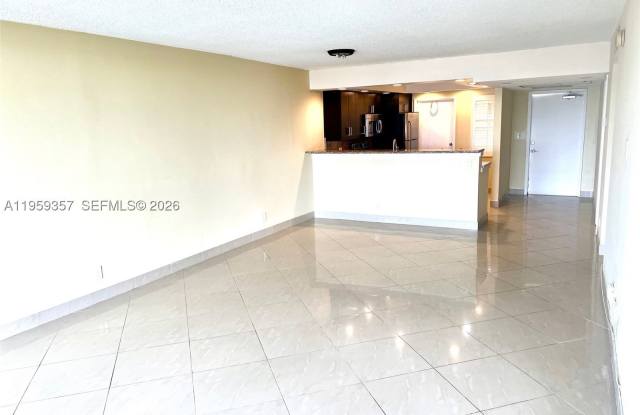 2940 N Course Dr Gallery 4