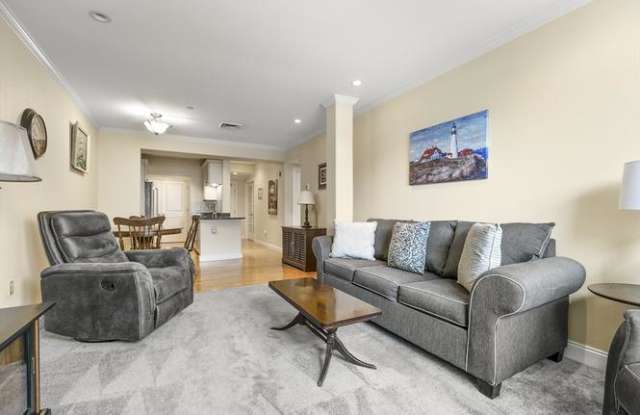 426 Main St # AQ29981Z photos photos