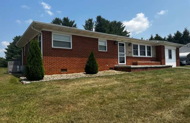 3 bedroom/2 bath brick home in W. Morristown. photos photos