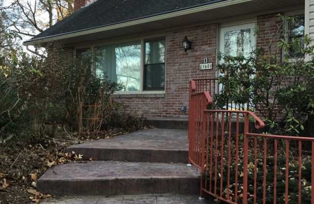 160 WOODLAND DRIVE Gallery 2
