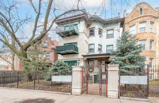 4518 N Sheridan Road photos photos