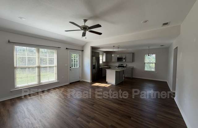 108 E Locust Gallery 4