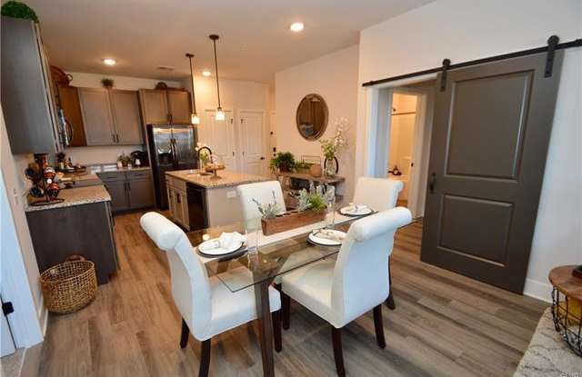 282 North Walnut Street Gallery 4