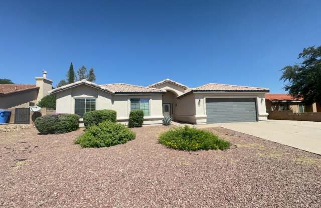 Large 4 Bed/ 2Bath home-AVAILABLE NOW! 2200 sf - 3411 Plaza Candida, Sierra Vista, AZ 85650