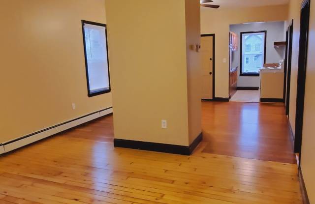 572 Bradford Avenue - 1 photos photos