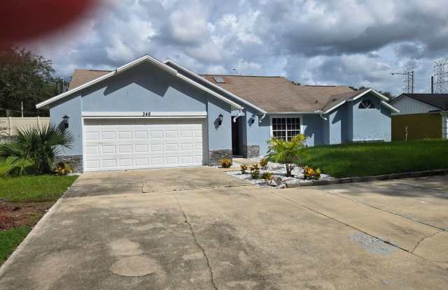 Great Location for your Next Home! - 348 Lake Crescent Drive, DeBary, FL 32713