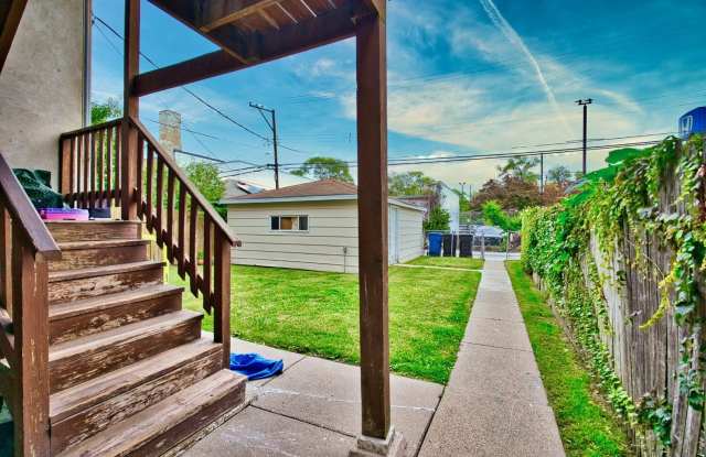 6609 N Artesian Avenue Gallery 3