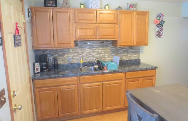 $1,075| 2BD 1BA| 3021 Blakeley Avenue | Available 11/1/2026! Gallery 4