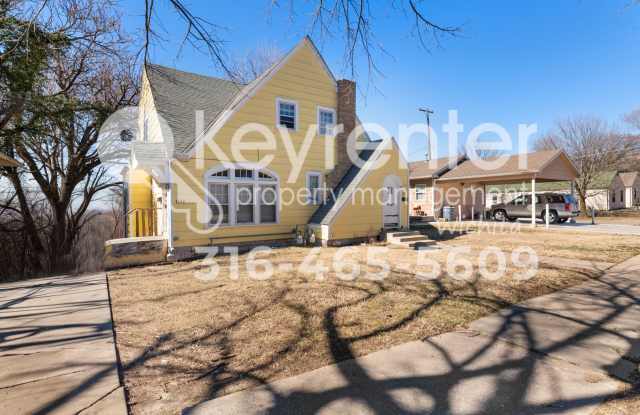 1549 N Holyoke Ave photos photos