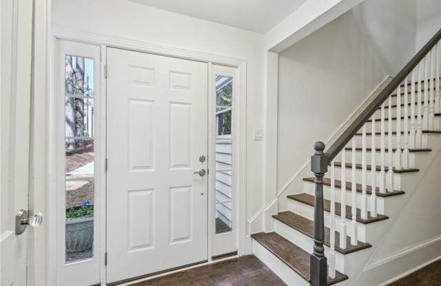 43 Peachtree Way NE Gallery 3
